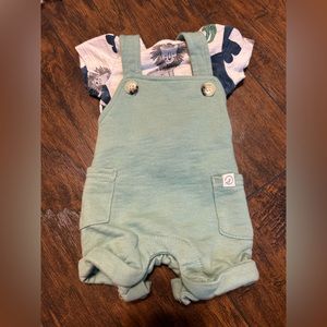 Newborn baby outfit